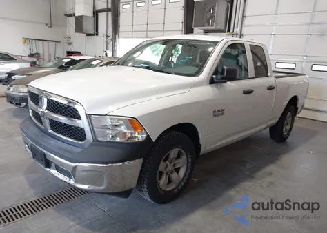 2018 Ram 1500 Tradesman 4X2 6'4 Box z USA, uszkodzony, nr VIN 1C6RR6FG4JS325543